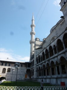 istanbul blue mosque inner courtyard