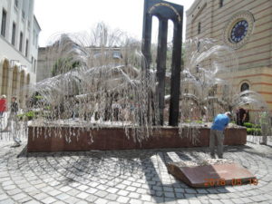 budapest great synagogue the holocaust memorial tree