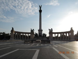 budapest heroes square morning