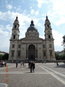 budapest saint stephens basilica exterior far