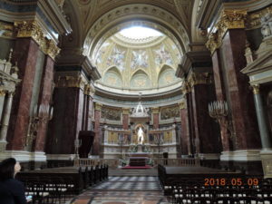 budapest saint stephens basilica main alter
