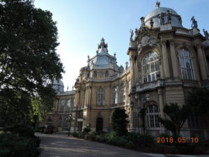 budapest vajdahunyad castle exterior