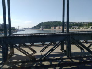 chain bridge bus route 16