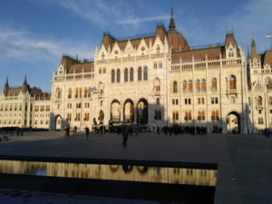 hungarian parliament tram route 2
