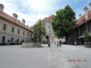 cesky krumlov castle 2nd courtyard