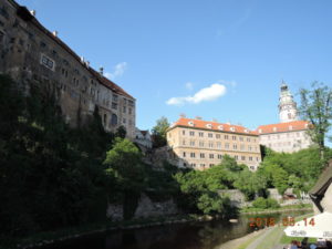 cesky krumlov castle exterior below