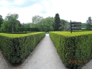 cesky krumlov castle garden west