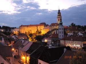 cesky krumlov view from seminarni garden zoom evening