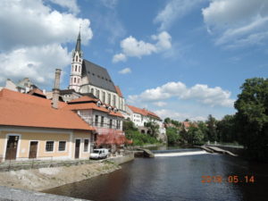 cesky krumlov vltava river near saint vitus church