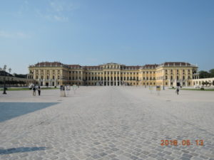 vienna schonbrunn palace exterior near