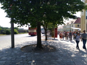 vienna schonbrunn palace street