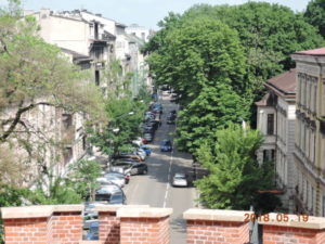 krakow wawel royal castle view from herbowa gate