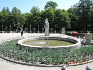 warsaw lazienki park sandial
