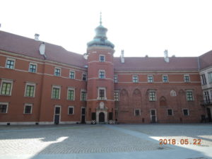 warsaw royal castle exterior courtyard