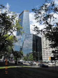 warsow skycraper near metro rond onz