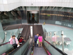 kaohsiung han shen shopping mall escalator