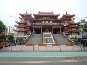 kaohsiung lotus pond chi ming palace