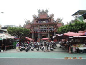 kaohsiung lotus pond cih ji palace