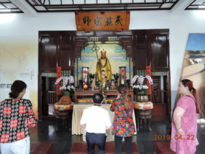 sun moon lake xuanguang temple inside