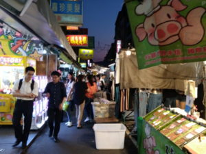 taipei raohe street night market food stalls