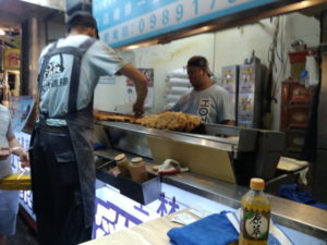 taipei shilin night market hot star large fried chicken diagonally