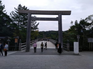 ise-jingu-naiku-ujibashi-torii