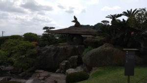 senganen garden jumping lion lantern