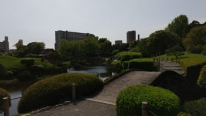 suizenji garden mikaeri street