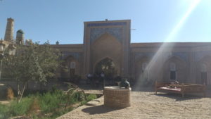 resuzkhan hotel courtyard2