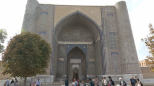 bibi-khanum mosque front near