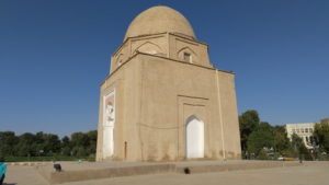 rukhabad mausoleum behind