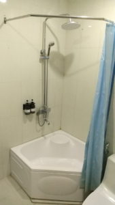 hanoi liliane hotel and travel bath