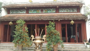 ngoc son temple main hall