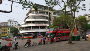 old quarter don kinh nghia thuc square