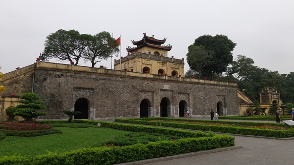 thang long imperial citadel main gate diagonal