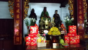 tranc quoc pagoda main hall inside2