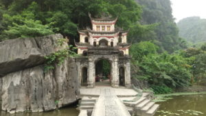 bich dong pagoda entrance near