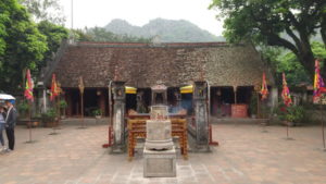le dai hanh temple exterior