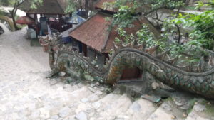 mua caves dragon steps