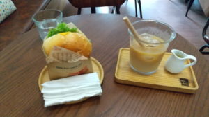 phinholic hand brew breakfast