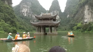 trang an dia linh mountain pen tower1