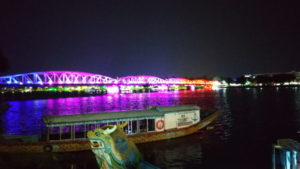 truong tien bridge lightup1