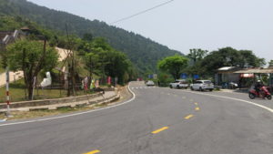 hai van pass peak road