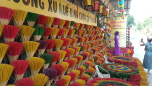 hue incense anh conical hat village