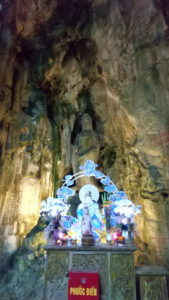 marble mountain hoa nghiem cave ponagar