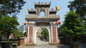 marble mountain linh ung pagoda gate