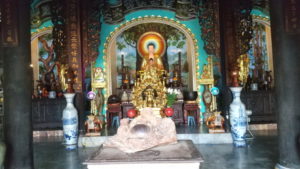 marble mountain linh ung pagoda inside