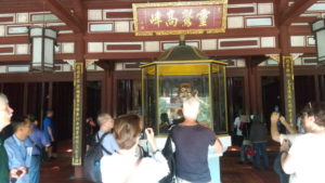 thien mu pagoda main hall inside1