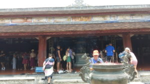 thien mu pagoda main hall near