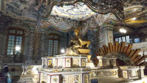 tomb of khai dinh thien dinh palace inside2